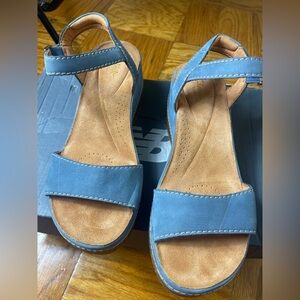 CLARKS  women's kassanda lily wedge sandal in blue nubuck size 9M